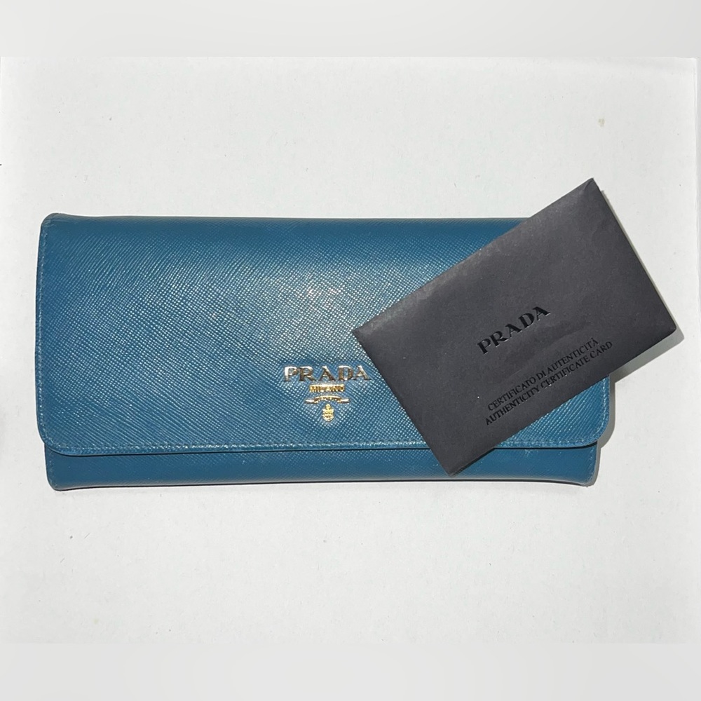 Prada wallet AUTHENTIC